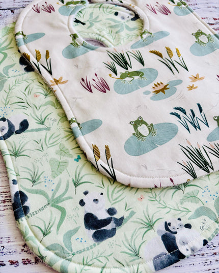 Frog Baby Bib Gift Set | Frog Bibs | Drool Bib | Boy Baby Bibs | Boy Drool Bibs | New Baby Gift | Baby Gift | Baby Frogs | Baby Pandas