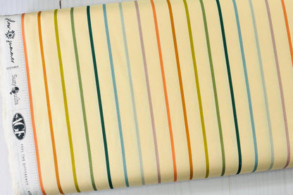 AGF Fat Quarter Set of 5 | Summer Homestead | Berry Blossom | Art Gallery Fabric | AGF Strawberries | Fat Quarter Bundle